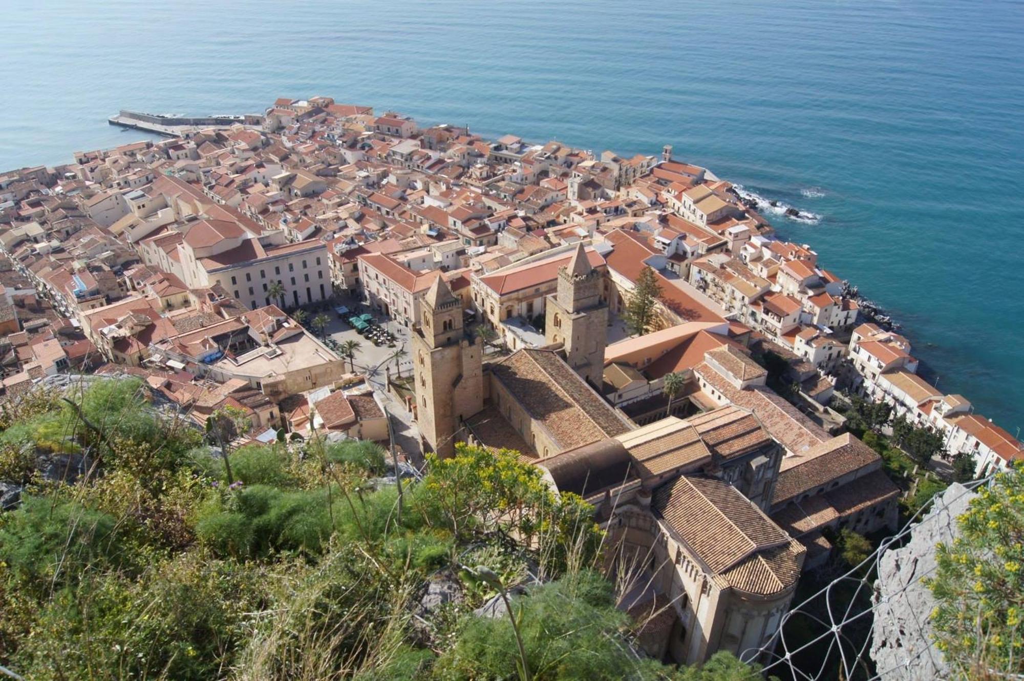 Appartamento Santa Lucia Cefalu Luaran gambar